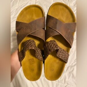 Small platform sandal